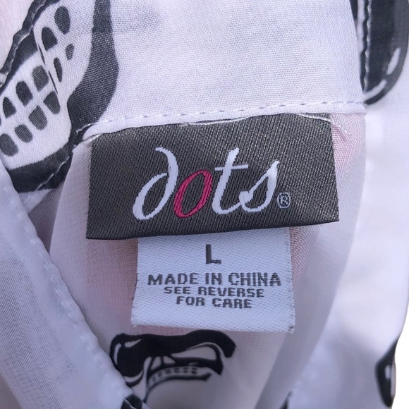 Dots White Button Down with Black Skulls size Large - Picture 2 of 10